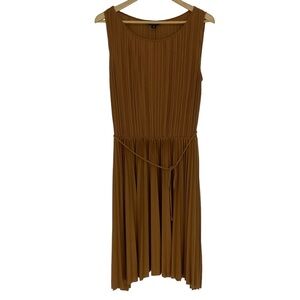 Simply Vera Vera Wang camel brown pleated pelisse sleeveless dress women's med